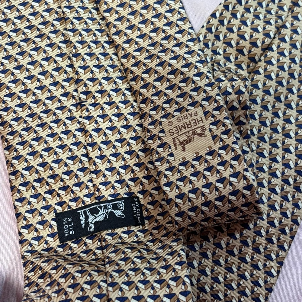 Hermes Stylish Geometric Patterned Tie - image 3